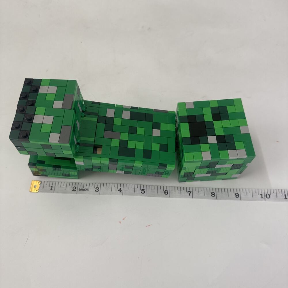 Lego Minecraft Set The Creeper Posable Building Toy - Picture 8 of 8
